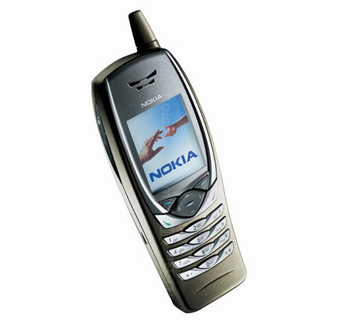 The new multimedia smartphone N8 of the company Nokia is presented in  Berlin, Germany, 13 October 2010. With the new series of the model 'N', the  market leader for mobile phones wishes