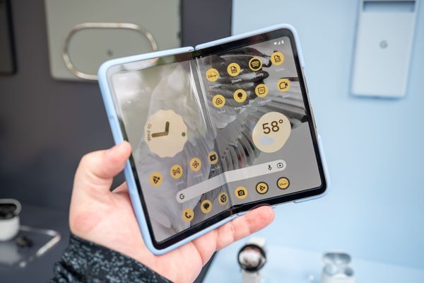 Pixel Fold: Minimalist Marvel or Overpriced Disappointment?