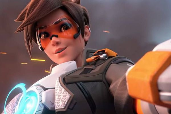 Unintended Heroism: Tracer Saves Ana from Certain Doom in Hilarious Overwatch 2 Moment