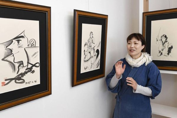 Unleashing the Beauty of Manga: Artists Craft on Japanese Paper